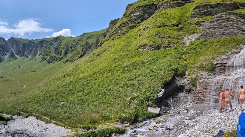 Without Clothes, Without Filters: Our Nudist Adventure in the Austrian Alps (Rain and Cold!)